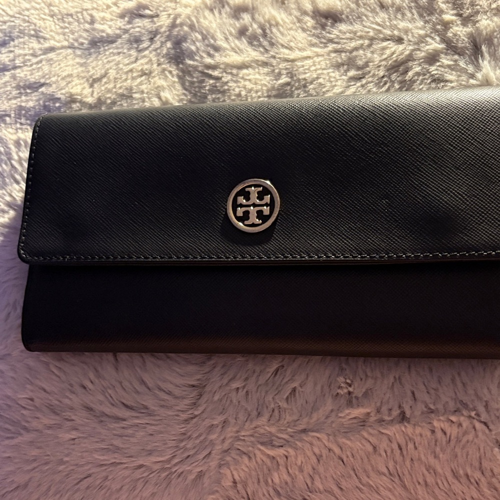 NWOT Tory Burch Black Saffiano Leather Clutch